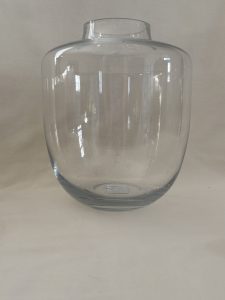 Large Ake Vase  30(h) x  11(w)cm - R600